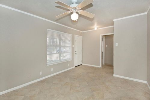 1817 Oakhurst Dr, Irving TX  75061-2543 exterior