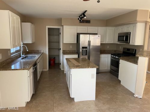 2041 Palomino Dr, Gilbert, AZ 85296-3360