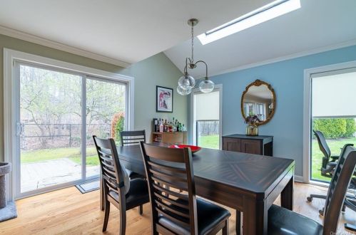 12 Brookwood Rd, New Rochelle NY  10804-1841 exterior