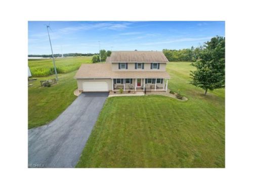 24111 Buck Rd, Alliance, OH 44601-9007