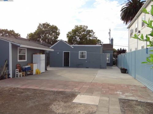 1434 Havenscourt Blvd, Oakland CA  94621-3628 exterior