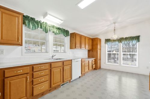 39367 Montour Ct, Pittsburgh PA  15239-2379 exterior