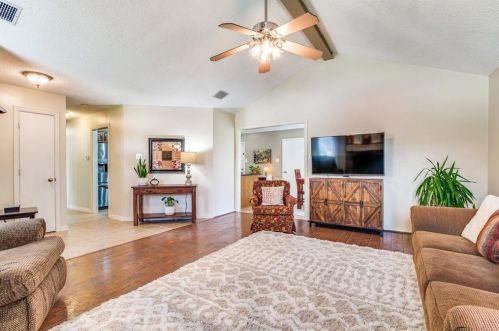 411 Graham Ln, St Paul, TX 75098-4536