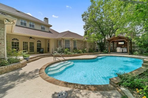 1811 Forest Meadow Ln, Richardson TX  75081-2166 exterior