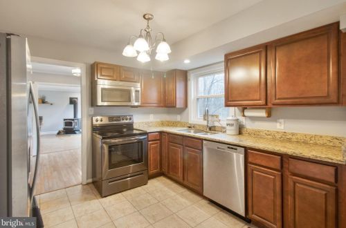 10329 Gordon Rd, Spotsylvania VA  22553-3725 exterior