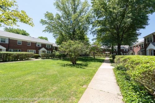 155 Manor Dr, Tinton Falls NJ  07701-2458 exterior