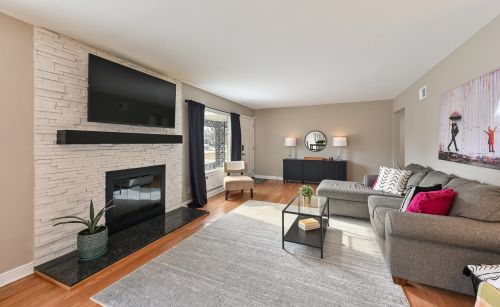 416 Dean Rd, Milwaukee WI  53217-2707 exterior