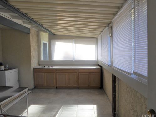 19820 Spanish Oak Dr, Santa Clarita, CA 91321-1338