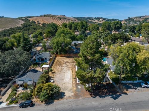 143 Vine St, Lake Nacimiento CA  93446-3736 exterior