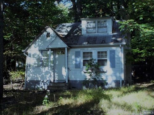 229 Ramapo Hills Blvd, Franklin Lakes, NJ 07417-1438