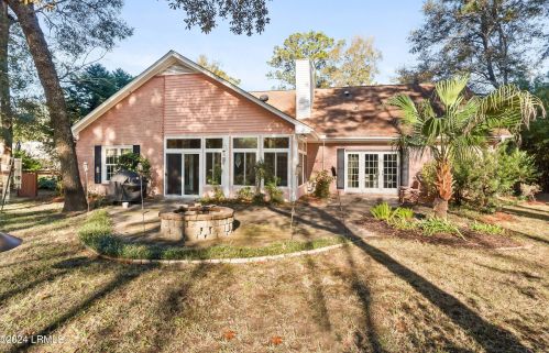 49 James F Byrnes St, Beaufort SC 29907-1940 exterior