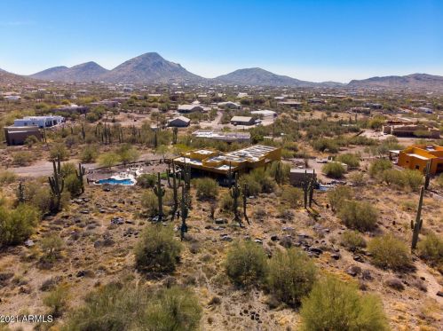 45316 20th St, Phoenix AZ 85087-6562 exterior