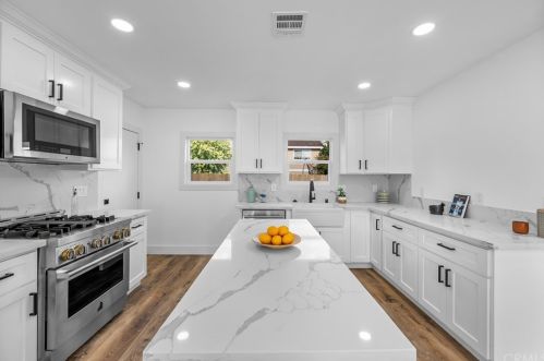 1504 Mackay Ln, Redondo Beach CA  90278-4417 exterior