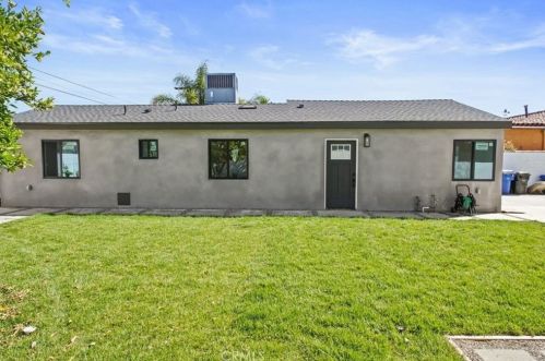 8042 Irvine Ave, North Hollywood CA  91605-1646 exterior