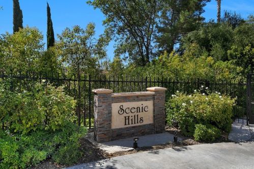 20046 Avenue Of The Oaks, Santa Clarita CA  91321-1361 exterior