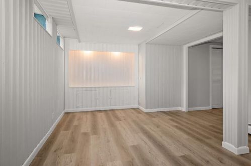 15 Hatfield St, North Kingstown RI  02852-4715 exterior