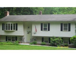 881 Mount Carmel Ave, North Haven CT  06473-1069 exterior