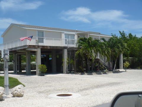 203 Peachtree Ave, Marathon, FL 33050-5741