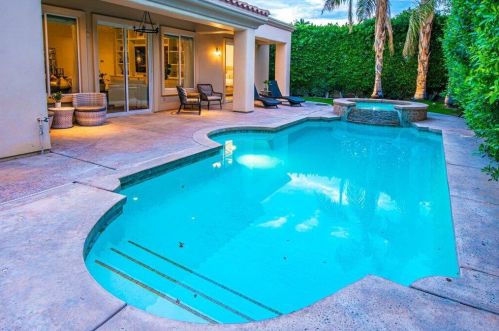 79 Calle Manzanita, Rancho Mirage CA  92270-4140 exterior