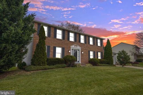 12644 Thunder Chase Dr, Herndon, VA 20191-5820