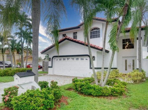 2065 103rd Pl, Miami, FL 33165-7383