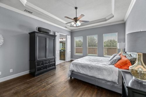 1155 Sunlight Dr, Lewisville TX  75028-4051 exterior