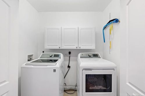 6 Nolan St, Norwalk CT  06850-2525 exterior