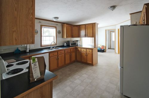 2 Elcona Dr, Keene NH  03431-5706 exterior