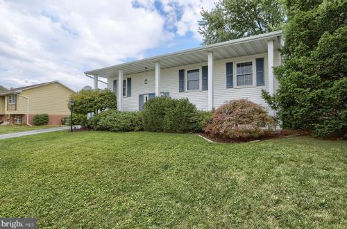 2861 Southwick Dr, Lancaster, PA 17601-3547