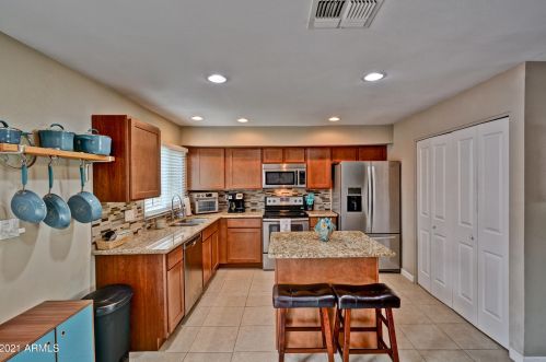 4537 17 Ave, Phoenix AZ 85086-6309 exterior