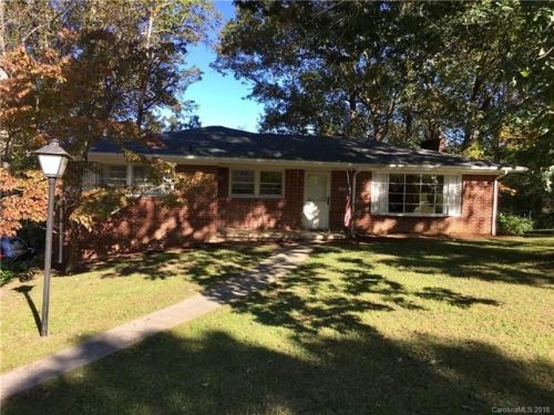 420 Fairground Ave, Hendersonville, NC 28792-6625