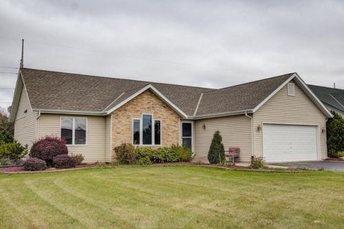 198 Granary Cir, Chenequa, WI 53029-2456