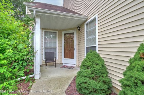 135 Daffodil Dr, East Freehold, NJ 07728-4000