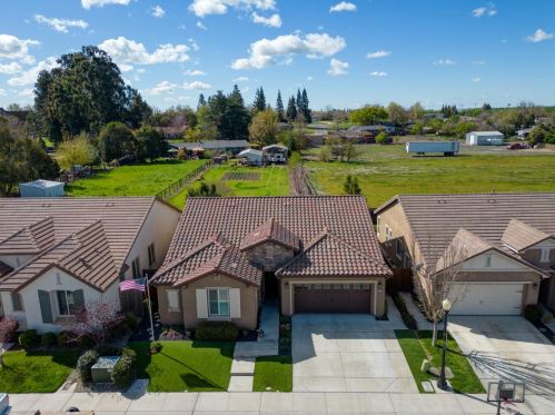 2864 Westport Cir, Valley Home CA  95361-8162 exterior