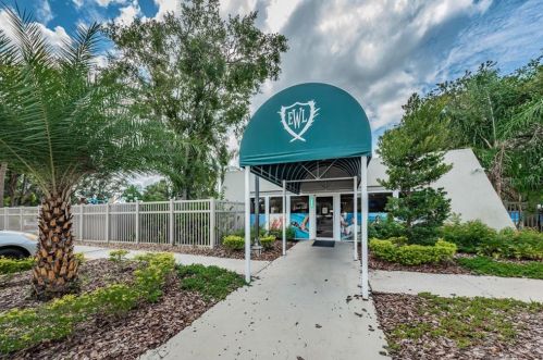 4811 Cross Pointe Dr, Oldsmar FL 34677-5202 exterior