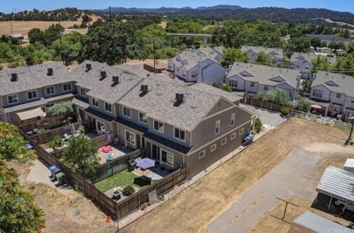 59 8th St, Templeton CA  93465-9343 exterior