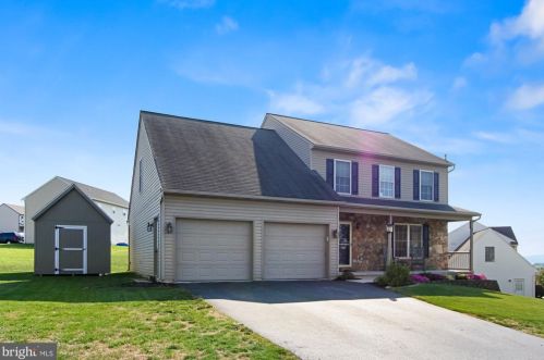63 Bryn Way, Mount Wolf, PA 17347-9204