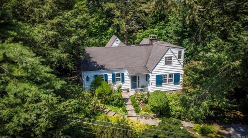 20 Ridge Ln, Mahopac, NY 10541-1415