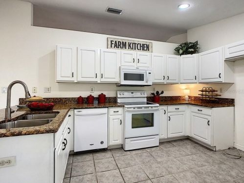 10187 122nd St, Belleview FL  34420-7492 exterior