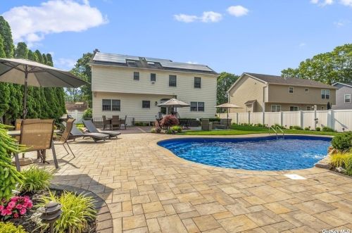 59 Reilly St, West Islip NY  11795-1044 exterior