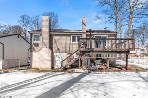 14 Reading Rd, Hopatcong NJ  07843-1023 exterior