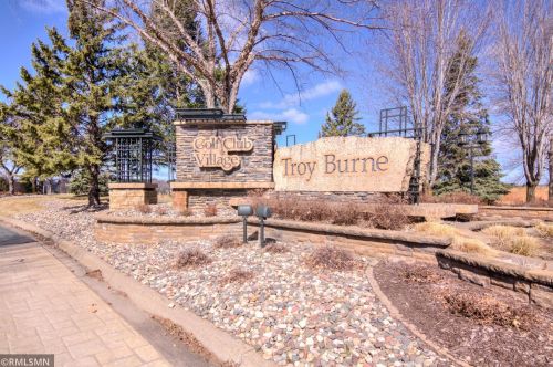 230 Muirfield Trl, Hudson, WI 54016-7896