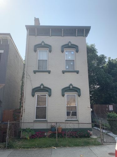 111 9th St, Covington, KY 41011-2328