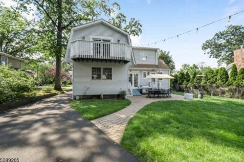 186 1st Ave, Little Falls NJ  07424-2206 exterior