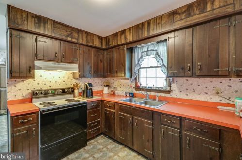 1823 Harvey Straughn Rd, Blackbird DE  19734-9646 exterior