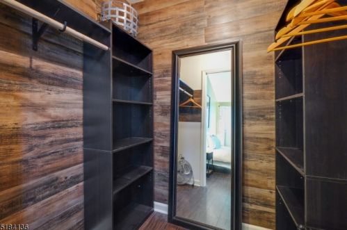 40 Augusta Dr, Annandale NJ  08801-1607 exterior