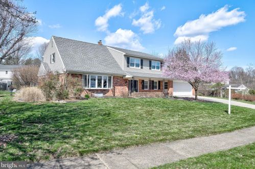 3807 Hearthstone Rd, Camp Hill, PA 17011-1426
