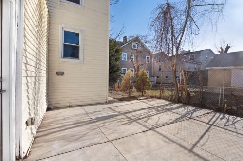 26 Park Pl, Rye Brook NY  10573-3527 exterior