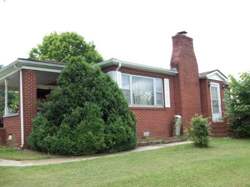13361 Chapman Hwy, Seymour TN  37865-6426 exterior