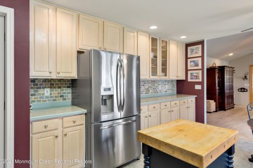 28 Winding River Rd, Lakewood NJ  08701-5733 exterior